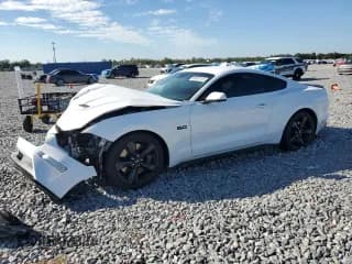 ✅ 2022 Ford Mustang GT Premium • VIN: 1FA6P8CF2N5129393 • Lot: 90897115. Wystawiony na Copart z przebiegiem 71 666 mil. Bezpłatny archiwum sprzedaży aukcyjnych z USA i szczegółowy raport historii pojazdu na DreamBid. Zdjęcie 1.