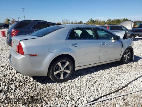✅ 2012 Chevrolet Malibu 1LT • VIN: 1G1ZC5E08CF247622 • Lot: 74765174. Wystawiony na Copart z przebiegiem 243 617 mil. Bezpłatny archiwum sprzedaży aukcyjnych z USA i szczegółowy raport historii pojazdu na DreamBid. Zdjęcie 3.