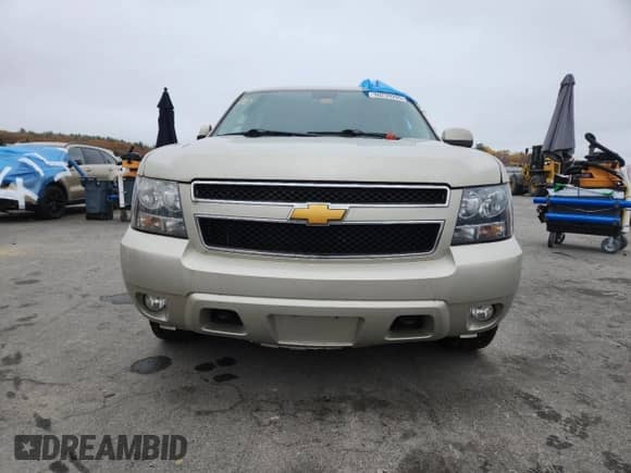 2014 Chevrolet Suburban LT z VIN 1GNSKJE77ER190744, wystawiony jako Copart lot #90239255 z przebiegiem Nie podano mil oraz Czysty tytuł • Clean title. Historia ofert i sprzedaży dostępna na DreamBid. Obrazek 5.