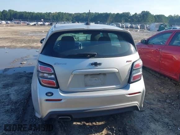 2020 Chevrolet Sonic LT с VIN 1G1JD6SB9L4101294, выставлен на аукционе IAAI как лот 42994625 с пробегом 37 083 миль миль и . История ставок и продаж доступна на DreamBid. Изображение 16.