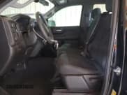 ✅ 2020 Chevrolet Silverado 1500 Custom • VIN: 1GCRYBEFXLZ291521 • Lot: 46496805. Wystawiony na Copart z przebiegiem 39 368 mil. Bezpłatny archiwum sprzedaży aukcyjnych z USA i szczegółowy raport historii pojazdu na DreamBid. Zdjęcie 7.