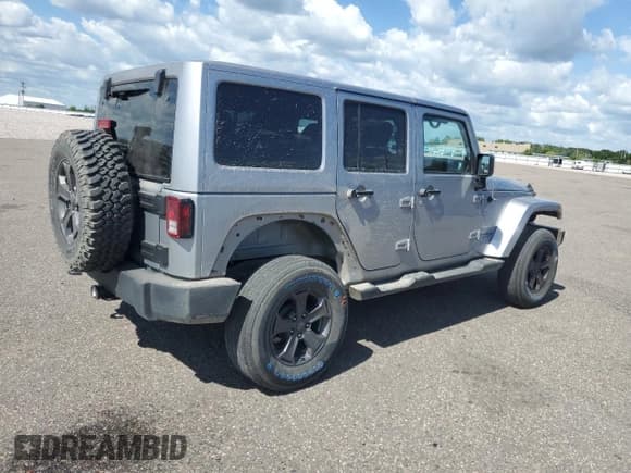 ✅ 2014 Jeep Wrangler Unlimited Sahara • VIN: 1C4BJWEG9EL108847 • Lot: 70563165. Wystawiony na Copart z przebiegiem 172 316 mil. Bezpłatny archiwum sprzedaży aukcyjnych z USA i szczegółowy raport historii pojazdu na DreamBid. Zdjęcie 3.