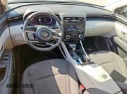 ✅ 2022 Hyundai Tucson SE • VIN: 5NMJA3AE7NH004714 • Lot: 64547595. Wystawiony na Copart z przebiegiem 76 281 mil. Bezpłatny archiwum sprzedaży aukcyjnych z USA i szczegółowy raport historii pojazdu na DreamBid. Zdjęcie 8.