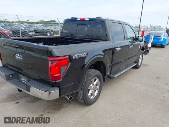 ✅ 2024 Ford F-150 XLT • VIN: 1FTEW3LP5RFA58288 • Lot: 42441559. Wystawiony na IAAI z przebiegiem 9 339 mil. Bezpłatny archiwum sprzedaży aukcyjnych z USA i szczegółowy raport historii pojazdu na DreamBid. Zdjęcie 4.