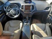 ✅ 2016 Jeep Cherokee Limited • VIN: 1C4PJMDB0GW132911 • Lot: 95600025. Wystawiony na Copart z przebiegiem 216 232 mil. Bezpłatny archiwum sprzedaży aukcyjnych z USA i szczegółowy raport historii pojazdu na DreamBid. Zdjęcie 8.