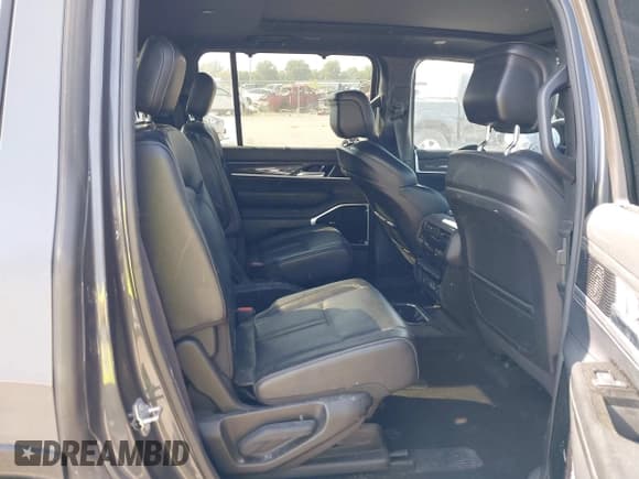 ✅ 2022 Jeep Wagoneer Series III • VIN: 1C4SJVDT3NS157136 • Лот: 43210142. Опубликован ранее на IAAI с пробегом Не указан. Бесплатный доступ к архиву аукционных продаж из США и подробный отчёт об истории автомобиля на DreamBid. Изображение 8.