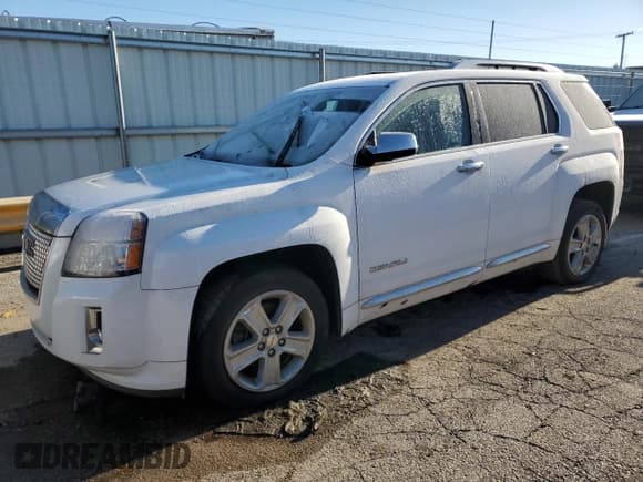 ✅ 2015 GMC Terrain Denali • VIN: 2GKFLZEKXF6184402 • Лот: 82765014. Опубликован ранее на Copart с пробегом 131 437 миль. Бесплатный доступ к архиву аукционных продаж из США и подробный отчёт об истории автомобиля на DreamBid. Изображение 1.