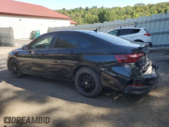 ✅ 2023 Volkswagen Jetta Sport • VIN: 3VWBM7BU5PM020481 • Лот: 80177595. Опубликован ранее на Copart с пробегом 10 477 миль. Бесплатный доступ к архиву аукционных продаж из США и подробный отчёт об истории автомобиля на DreamBid. Изображение 2.