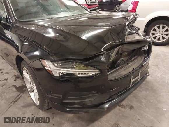 ✅ 2017 Volvo S90 Momentum • VIN: YV1102AK2H1008973 • Lot: 42298462. Listed on IAAI with 117,336 mi. Free auction sales archive from the USA and detailed vehicle history report at DreamBid. Image 17.