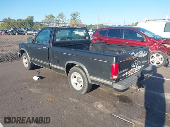✅ 1993 GMC Sonoma • VIN: 1GTCS14R7P8521833 • Lot: 43526842. Listed on IAAI with 249,874 mi. Free auction sales archive from the USA and detailed vehicle history report at DreamBid. Image 3.