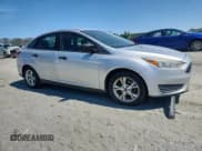 ✅ 2017 Ford Focus S • VIN: 1FADP3E22HL297667 • Lot: 80339905. Wystawiony na Copart z przebiegiem 127 987 mil. Bezpłatny archiwum sprzedaży aukcyjnych z USA i szczegółowy raport historii pojazdu na DreamBid. Zdjęcie 4.