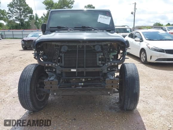 ✅ 2019 Jeep Wrangler Unlimited Sahara • VIN: 1C4HJXEN9KW514880 • Lot: 42319437. Listed on IAAI with 70,186 mi. Free auction sales archive from the USA and detailed vehicle history report at DreamBid. Image 13.
