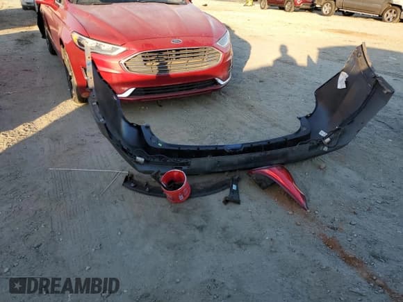 ✅ 2022 Ford Explorer • VIN: 1FMSK7BH4NGB93987 • Lot: 46598345. Wystawiony na Copart z przebiegiem 85 281 mil. Bezpłatny archiwum sprzedaży aukcyjnych z USA i szczegółowy raport historii pojazdu na DreamBid. Zdjęcie 13.