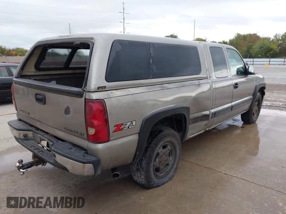 ✅ 2002 Chevrolet Silverado 1500 LS • VIN: 2GCEK19T621126065 • Лот: 43409765. Опубликован ранее на IAAI с пробегом 321 435 миль. Бесплатный доступ к архиву аукционных продаж из США и подробный отчёт об истории автомобиля на DreamBid. Изображение 4.