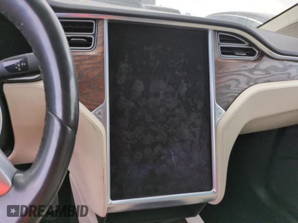 ✅ 2017 Tesla Model X 90D • VIN: 5YJXCBE25HF078296 • Lot: 59865745. Wystawiony na Copart z przebiegiem Nie podano. Bezpłatny archiwum sprzedaży aukcyjnych z USA i szczegółowy raport historii pojazdu na DreamBid. Zdjęcie 9.