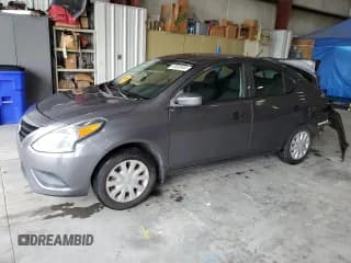 ✅ 2018 Nissan Versa SV • VIN: 3N1CN7APXJL803330 • Лот: 68500985. Опубликован ранее на Copart с пробегом 93 069 миль. Бесплатный доступ к архиву аукционных продаж из США и подробный отчёт об истории автомобиля на DreamBid. Изображение 1.