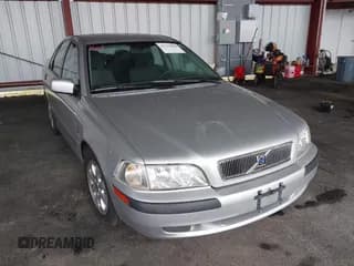 ✅ 2002 Volvo S40 • VIN: YV1VS29522F874905 • Lot: 43753068. Listed on IAAI with 75,097 mi. Free auction sales archive from the USA and detailed vehicle history report at DreamBid. Image 1.