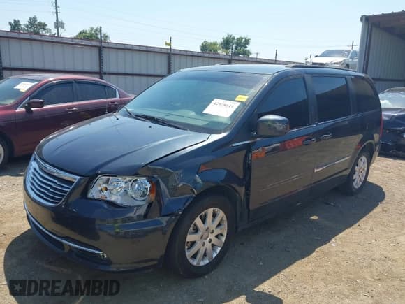 ✅ 2013 Chrysler Town & Country Touring • VIN: 2C4RC1BG6DR705539 • Lot: 42928611. Listed on IAAI with 142,884 mi. Free auction sales archive from the USA and detailed vehicle history report at DreamBid. Image 2.
