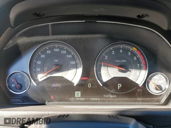 ✅ 2017 BMW M4 • VIN: WBS3U9C38HP971268 • Лот: 81133614. Опубликован ранее на Copart с пробегом 31 540 миль. Бесплатный доступ к архиву аукционных продаж из США и подробный отчёт об истории автомобиля на DreamBid. Изображение 9.