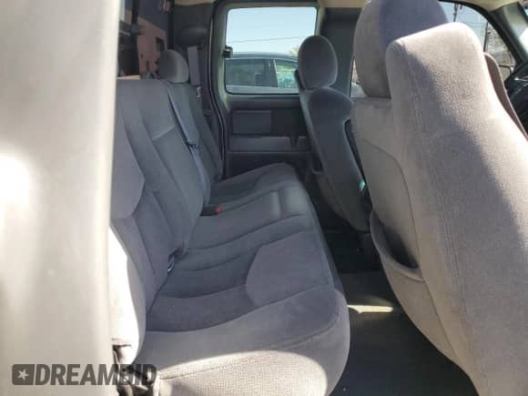 2006 GMC Sierra 1500 Work Truck with VIN 1GTEK19BX6E121799, listed as a Copart auction lot 55656655 with 200,346 mi miles and Salvage title. Bid and sale history available at DreamBid. Image 10.