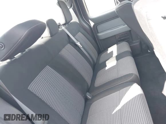 ✅ 2014 Ford F-150 XLT • VIN: 1FTFX1EF4EKD52535 • Lot: 43037023. Wystawiony na IAAI z przebiegiem 99 474 mil. Bezpłatny archiwum sprzedaży aukcyjnych z USA i szczegółowy raport historii pojazdu na DreamBid. Zdjęcie 8.