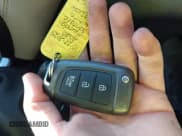 ✅ 2020 Hyundai Santa Fe SE • VIN: 5NMS2CAD0LH137336 • Lot: 43546650. Wystawiony na IAAI z przebiegiem 74 198 mil. Bezpłatny archiwum sprzedaży aukcyjnych z USA i szczegółowy raport historii pojazdu na DreamBid. Zdjęcie 11.