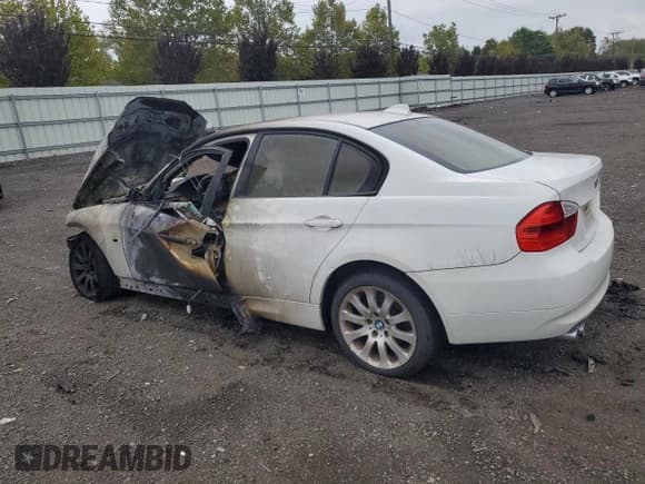 ✅ 2007 BMW 3 Series 328xi • VIN: WBAVC93567K033119 • Лот: 84010085. Опубликован ранее на Copart с пробегом Не указан. Бесплатный доступ к архиву аукционных продаж из США и подробный отчёт об истории автомобиля на DreamBid. Изображение 2.