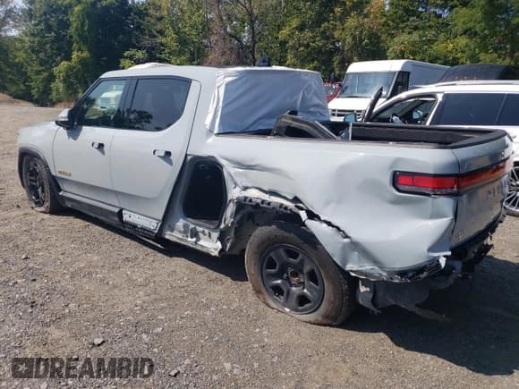 ✅ 2023 Rivian R1T Adventure • VIN: 7FCTGAAA1PN019038 • Лот: 80917644. Опубликован ранее на Copart с пробегом 2 917 миль. Бесплатный доступ к архиву аукционных продаж из США и подробный отчёт об истории автомобиля на DreamBid. Изображение 2.