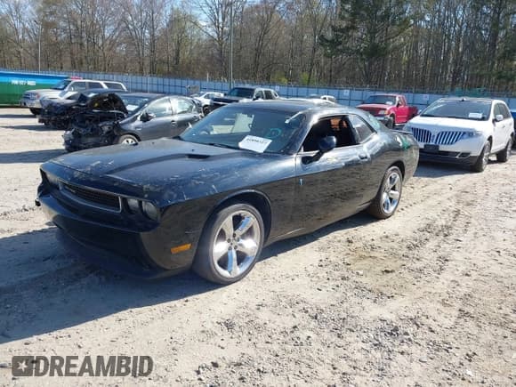 ✅ 2013 Dodge Challenger SXT • VIN: 2C3CDYAG0DH629128 • Lot: 41890327. Wystawiony na IAAI z przebiegiem Nie podano. Bezpłatny archiwum sprzedaży aukcyjnych z USA i szczegółowy raport historii pojazdu na DreamBid. Zdjęcie 18.