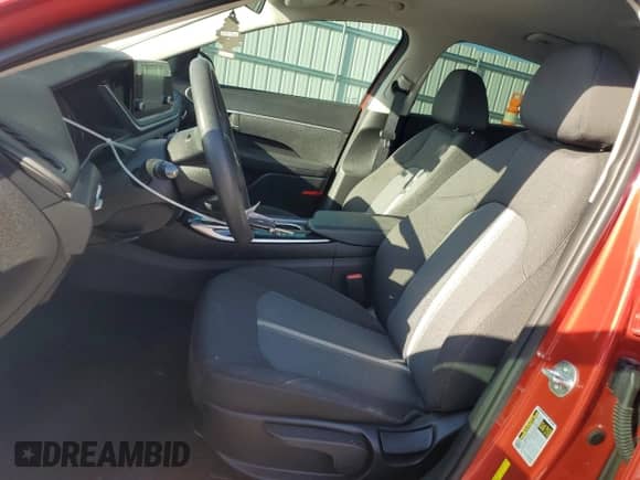 ✅ 2021 Hyundai Sonata SE • VIN: 5NPEG4JA9MH104348 • Лот: 84015045. Размещён на Copart с пробегом 27 096 миль миль. Получите бесплатный доступ к архиву аукционных продаж из США и посмотрите подробный отчёт об истории автомобиля на DreamBid. Изображение 7.