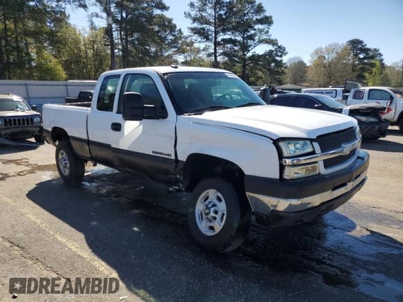 ✅ 2003 Chevrolet Silverado 2500HD LS • VIN: 1GCHC29U53E365373 • Лот: 49455635. Опубликован ранее на Copart с пробегом Не указан. Бесплатный доступ к архиву аукционных продаж из США и подробный отчёт об истории автомобиля на DreamBid. Изображение 4.