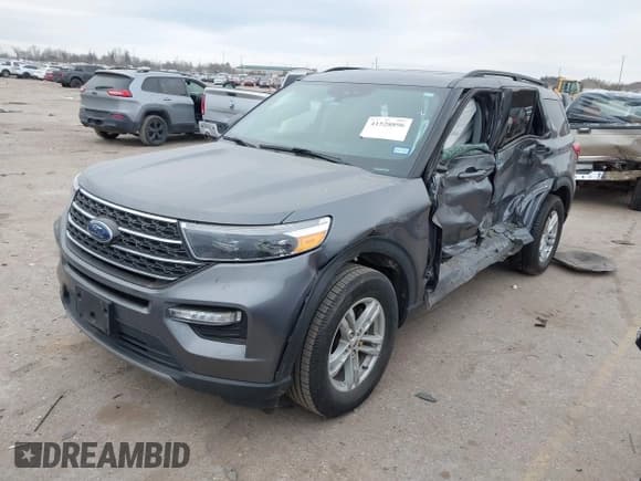 ✅ 2022 Ford Explorer XLT • VIN: 1FMSK7DH7NGA45992 • Lot: 41528896. Wystawiony na IAAI z przebiegiem Nie podano. Bezpłatny archiwum sprzedaży aukcyjnych z USA i szczegółowy raport historii pojazdu na DreamBid. Zdjęcie 18.