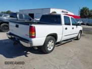 ✅ 2005 GMC Sierra 1500 SLT • VIN: 2GTEC13TX51126662 • Лот: 43620463. Опубликован ранее на IAAI с пробегом 135 554 миль. Бесплатный доступ к архиву аукционных продаж из США и подробный отчёт об истории автомобиля на DreamBid. Изображение 4.