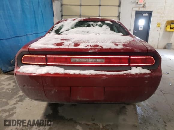 ✅ 2009 Dodge Challenger SE • VIN: 2B3LJ44V79H604775 • Lot: 42008435. Wystawiony na Copart z przebiegiem 127 809 mil. Bezpłatny archiwum sprzedaży aukcyjnych z USA i szczegółowy raport historii pojazdu na DreamBid. Zdjęcie 6.