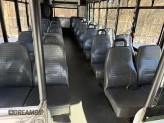 ✅ 2019 Ford F-550 • VIN: 1FDAF5GT4KDA00249 • Lot: 46722475. Wystawiony na Copart z przebiegiem 140 074 mil. Bezpłatny archiwum sprzedaży aukcyjnych z USA i szczegółowy raport historii pojazdu na DreamBid. Zdjęcie 6.