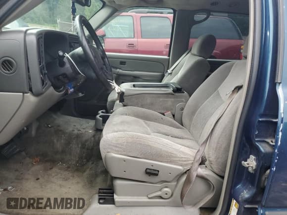 ✅ 2005 Chevrolet Suburban LT • VIN: 1GNFK16Z95J117326 • Лот: 62635875. Опубликован ранее на Copart с пробегом 308 712 миль. Бесплатный доступ к архиву аукционных продаж из США и подробный отчёт об истории автомобиля на DreamBid. Изображение 7.