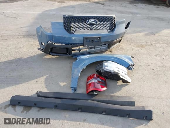 ✅ 2025 Ford Maverick XLT • VIN: 3FTTW8JA7SRA90087 • Lot: 43665912. Listed on IAAI with 797 mi. Free auction sales archive from the USA and detailed vehicle history report at DreamBid. Image 12.