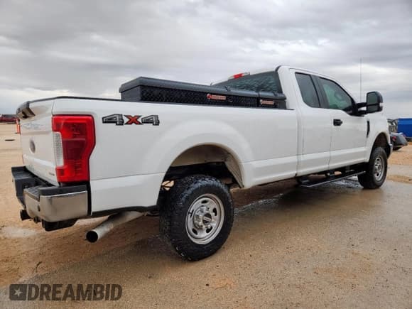 ✅ 2017 Ford F-250 XL • VIN: 1FT7X2B69HEE65222 • Lot: 91474865. Listed on Copart with 144,374 mi. Free auction sales archive from the USA and detailed vehicle history report at DreamBid. Image 3.