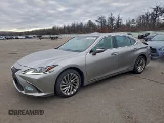✅ 2019 Lexus ES 300h • VIN: 58AB21B11KU003049 • Lot: 95935425. Listed on Copart with 8,379 mi. Free auction sales archive from the USA and detailed vehicle history report at DreamBid. Image 1.