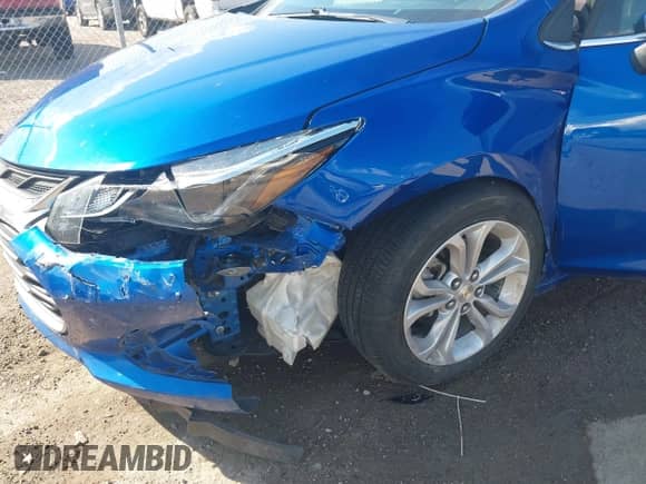 2019 Chevrolet Cruze LT with VIN 1G1BE5SM4K7108535, listed as a IAAI auction lot 43352905 with 102,584 mi miles and . Bid and sale history available at DreamBid. Image 6.