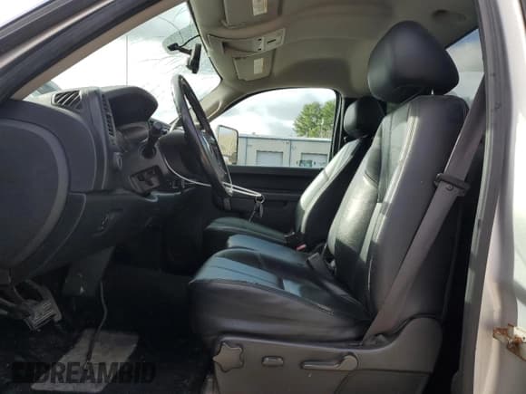 ✅ 2011 Chevrolet Silverado 2500HD LT • VIN: 1GC0KXCG0BF115998 • Лот: 93147495. Опубликован ранее на Copart с пробегом 157 335 миль. Бесплатный доступ к архиву аукционных продаж из США и подробный отчёт об истории автомобиля на DreamBid. Изображение 7.