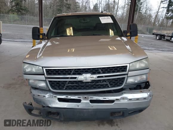 ✅ 2006 Chevrolet Silverado 2500HD LT1 • VIN: 1GCHK23U16F261716 • Lot: 41892408. Listed on IAAI with 273,228 mi. Free auction sales archive from the USA and detailed vehicle history report at DreamBid. Image 13.