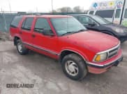 ✅ 1996 Chevrolet Blazer • VIN: 1GNDT13W0T2211682 • Lot: 40969476. Wystawiony na IAAI z przebiegiem 145 945 mil. Bezpłatny archiwum sprzedaży aukcyjnych z USA i szczegółowy raport historii pojazdu na DreamBid. Zdjęcie 1.