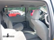 ✅ 2013 Toyota Sienna L • VIN: 5TDZK3DC3DS348420 • Лот: 42560718. Опубликован ранее на IAAI с пробегом 221 621 миль. Бесплатный доступ к архиву аукционных продаж из США и подробный отчёт об истории автомобиля на DreamBid. Изображение 8.