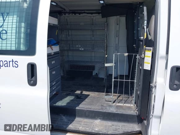 ✅ 2014 Chevrolet Express Cargo • VIN: 1GCSGAFX2E1154516 • Lot: 42931523. Listed on IAAI with 288,086 mi. Free auction sales archive from the USA and detailed vehicle history report at DreamBid. Image 8.