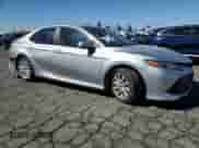 2019 Toyota Camry LE z VIN 4T1B11HKXKU821888, wystawiony jako Copart lot #86159375 z przebiegiem 64 469 mil mil oraz Szkoda całkowita • Salvage title. Historia ofert i sprzedaży dostępna na DreamBid. Obrazek 4.