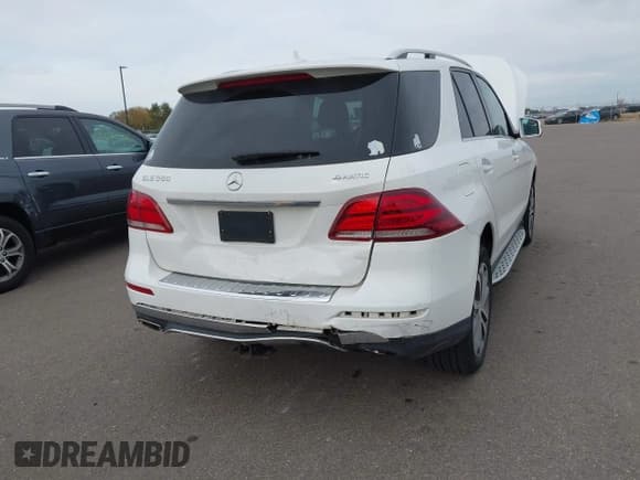 ✅ 2016 Mercedes-Benz GLE 350 • VIN: 4JGDA5HB4GA666926 • Lot: 43631328. Wystawiony na IAAI z przebiegiem 135 296 mil. Bezpłatny archiwum sprzedaży aukcyjnych z USA i szczegółowy raport historii pojazdu na DreamBid. Zdjęcie 6.