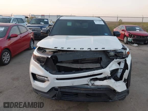✅ 2023 Ford Explorer ST-Line • VIN: 1FMSK7KH0PGA48562 • Lot: 40530822. Wystawiony na IAAI z przebiegiem 30 962 mil. Bezpłatny archiwum sprzedaży aukcyjnych z USA i szczegółowy raport historii pojazdu na DreamBid. Zdjęcie 12.