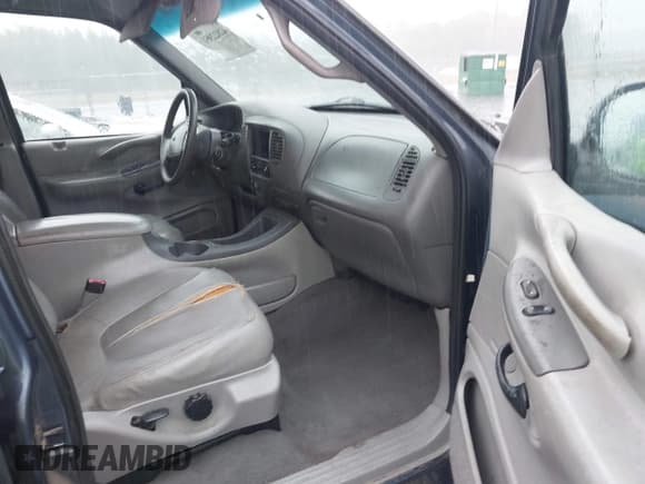 ✅ 1999 Ford Expedition XLT • VIN: 1FMRU176XXLB67207 • Lot: 42922951. Listed on IAAI with Not provided. Free auction sales archive from the USA and detailed vehicle history report at DreamBid. Image 5.