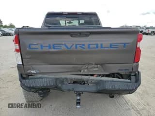 ✅ 2021 Chevrolet Silverado 1500 RST • VIN: 3GCUYEEL5MG170088 • Lot: 68691764. Wystawiony na Copart z przebiegiem 127 418 mil. Bezpłatny archiwum sprzedaży aukcyjnych z USA i szczegółowy raport historii pojazdu na DreamBid. Zdjęcie 6.